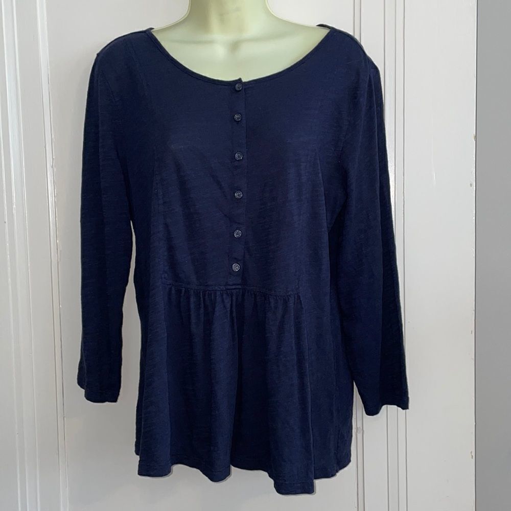 Banana Republic navy blue knit button front blouse